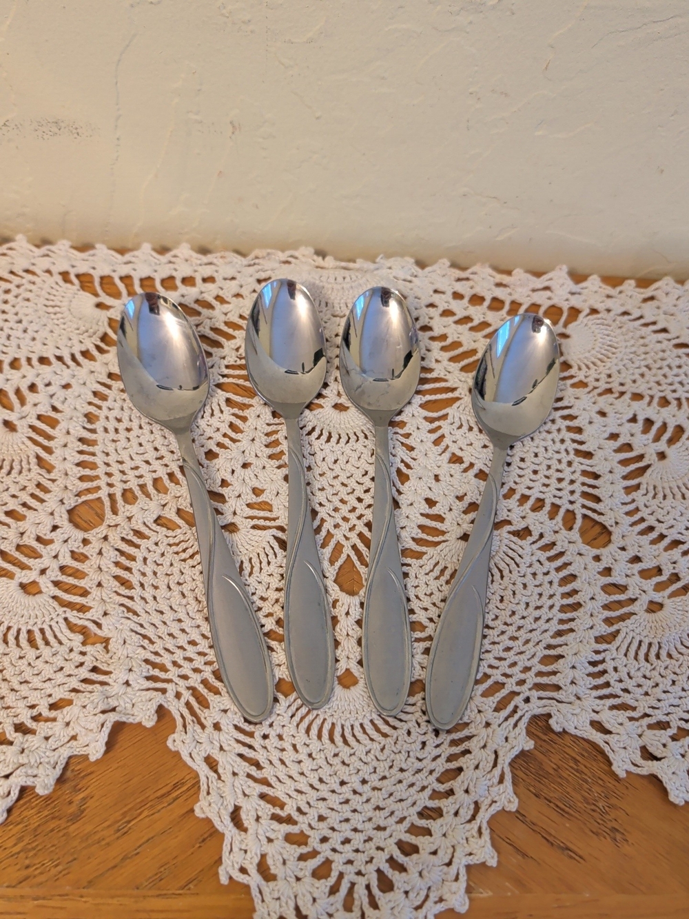 Cambridge Gabriel Stainless Steel Soup Spoons - Silver (Set of 4)